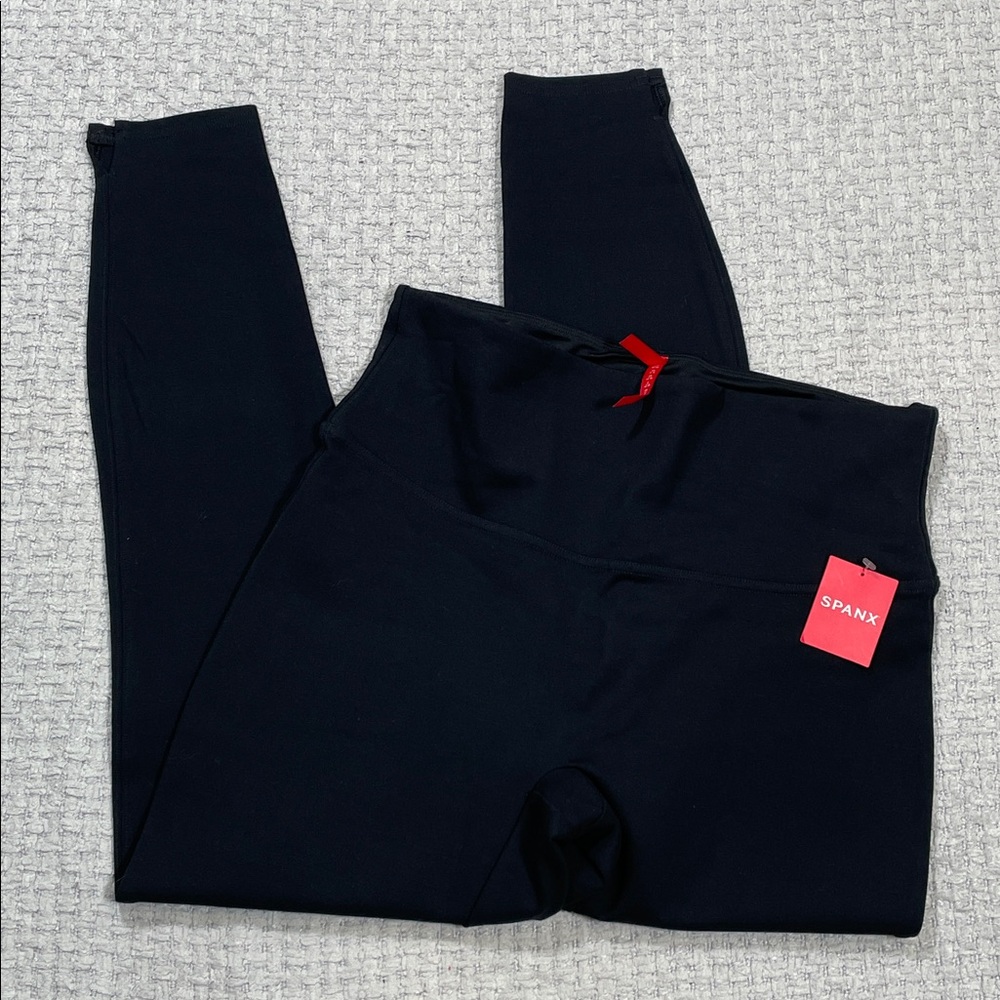 NWTs Spanx 20262R Ankle Length Ponte Leggings Black Split Hem Women’s Size Large